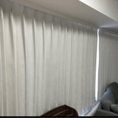 カーテンの画像