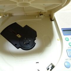 CDプレーヤー　（ジャンク品）　ACアダプター　充電ニッカドバッテリー付き　取説付き　部品取り　修理することが趣味な人の画像