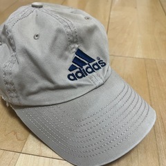 adidas キャップの画像