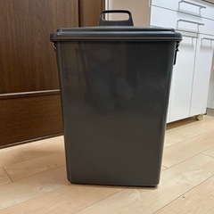 ダストボックス（ゴミ箱）の画像