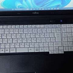 使用感なし。超美品です。最新バージョン24H2　Windows11 　office 2021 第七世代 LIFEBOOK A 576/TX Corei5-7200U メモリ8GB 新品 SSD256GBの画像