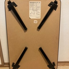 【至急】頑丈な折りたたみテーブル – コンパクトサイズ！の画像
