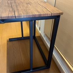 【ほぼ新品】サイドテーブルの画像