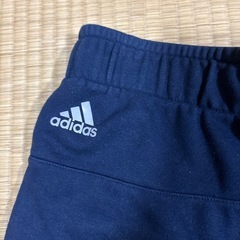 adidasハーフパンツの画像