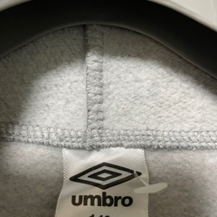 Umbro パーカー 140cmの画像