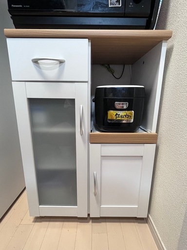 食器棚お譲りします 8/23(土)12時迄】食器棚 (ひぐ) 馬出九大病院前の収納家具《食器