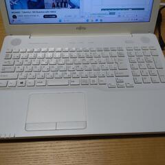 富士通//  人気の白//ノート/ / Windows11Pro// office2021 Pro//程度極上！⑬の画像