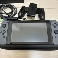 美品　Nintendo Switch ソフト2本付きの画像