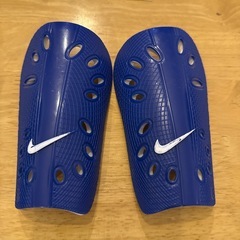 すねあて　レガース　サッカーの画像