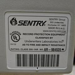 SENTRY 電子ロック 金庫の画像