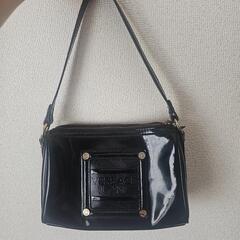 VERSACE JEANS エナメルハンドバッグの画像