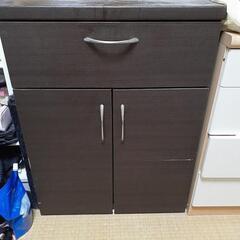 収納棚の画像
