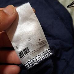 UNIQLOTシャツネイビーの画像