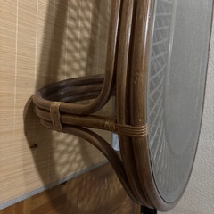 ガラステーブルの画像