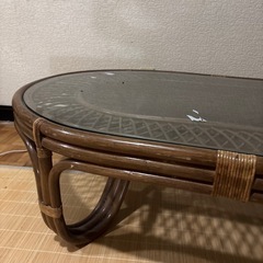 ガラステーブルの画像