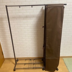 収納付きハンガーラックの画像