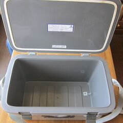 ０円　クーラーボックスたぶん26Ｌです！マアマア奇麗です　匂いもありません自宅引取限定 !の画像