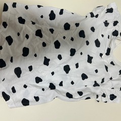 ベビー服　牛柄　60〜70の画像