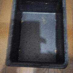 黒い発泡スチロール箱(メダカ育成向き)フタなしの画像