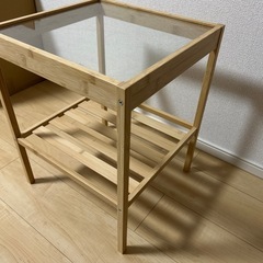 IKEA サイドテーブルの画像
