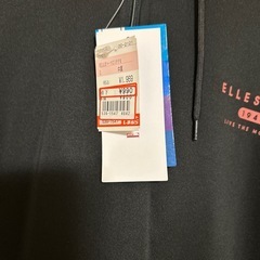 ELLE パーカーの画像