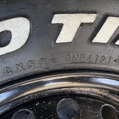 ①トーヨータイヤ　ホワイトレター　195/80/15　の画像