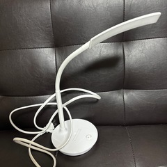 ニトリ　LED デスクライト　蛍光灯の画像