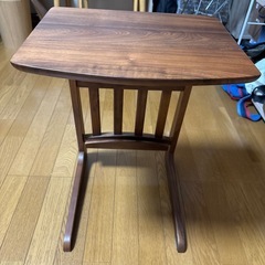 サイドテーブルの画像