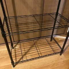 お譲り先決まりました【無料】スチールラックの画像