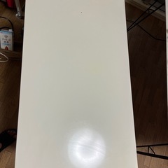 パソコンデスクの画像