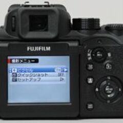 プロも愛用のレンズ交換不要のレンズ一体型カメラ　光学14.3倍ズーム、28~400mm望遠、デジタル併用で800mmの望遠画角が。の画像