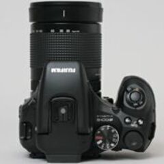 プロも愛用のレンズ交換不要のレンズ一体型カメラ　光学14.3倍ズーム、28~400mm望遠、デジタル併用で800mmの望遠画角が。の画像