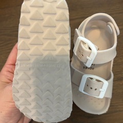 13cm キッズサンダル 未使用に近いの画像