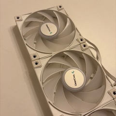 Deep cool ケースファン　FC120 ３連　120mm 白　の画像