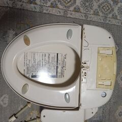 使用済みの便座の画像