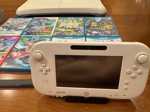 WiiUセット+ソフト8本+Wii Fit Uセット (しず) 東大前のテレビ