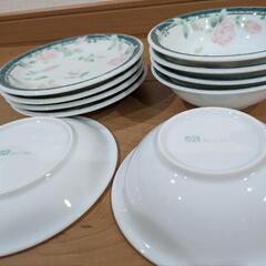 食器・iwaki保存容器 セットの画像