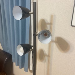 ニトリ　フロアランプ　黒　３とう灯の画像