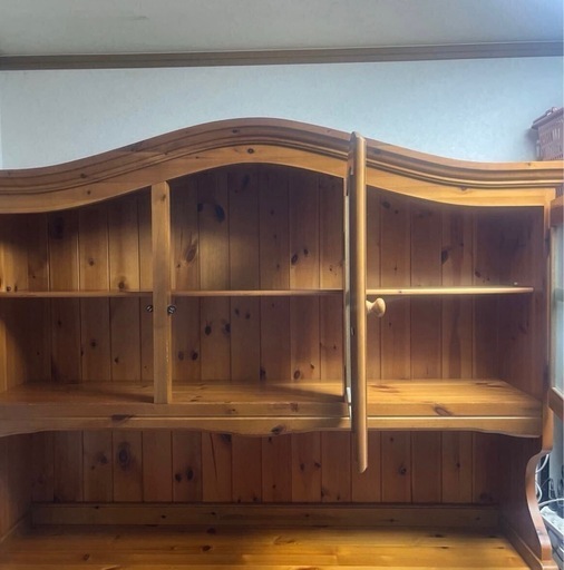 引き取り希望！発送要相談
フランスベッド？　カントリー家具 無垢材 カップボード キャビネット