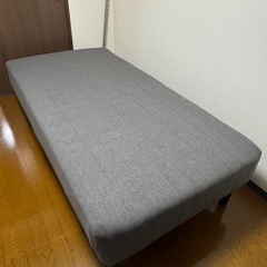 ニトリの脚付きマットレスの画像