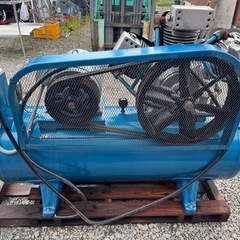 アネスト岩田　10馬力　200V コンプレッサー　220L 作動確認済の画像