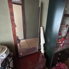 タンスや食器棚の画像