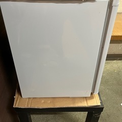 無料でお譲り致します。ハイアール　小型冷蔵庫【交渉中】の画像