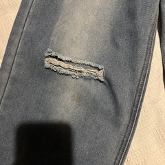ダメージ　切りっぱなし　デニムの画像