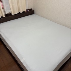 ベッドフレームの画像
