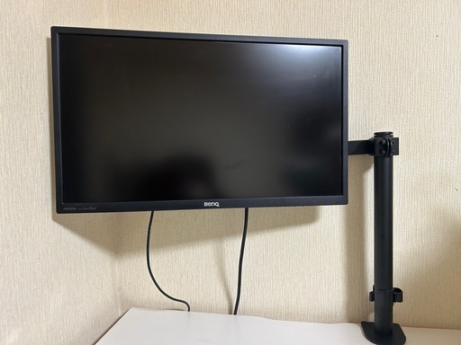 モニターとモニターアーム