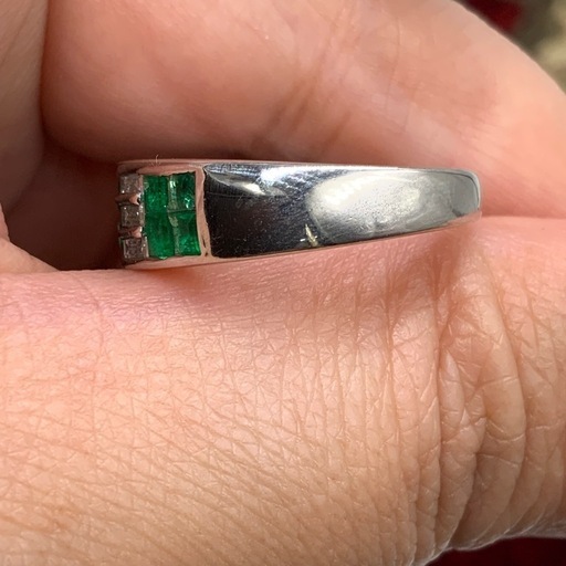 Pt900 ダイヤ　エメラルドリング　8.9g 約13号