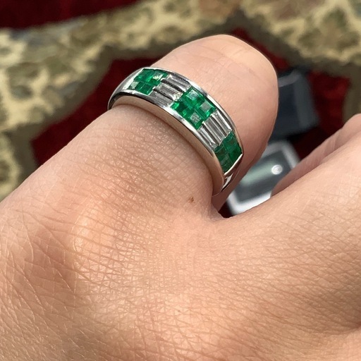 Pt900 ダイヤ　エメラルドリング　8.9g 約13号