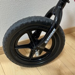 ストライダー　ピンク　キックバイクの画像