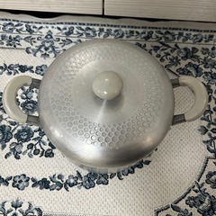 ⭐︎無料⭐︎大きめの鍋　寸胴鍋の画像